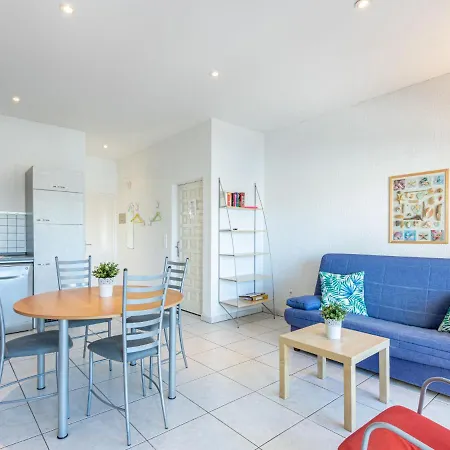 Port Primer-2 By Interhome