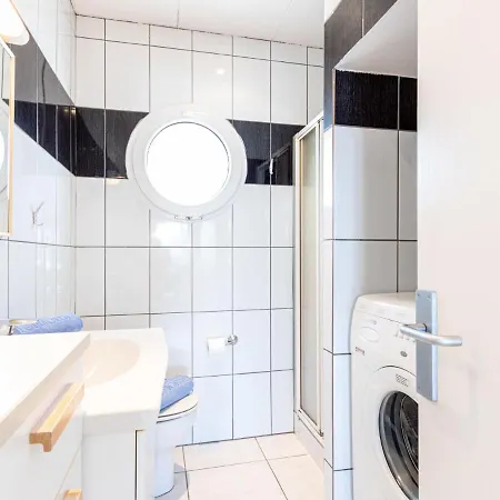 Port Primer-2 By Interhome *